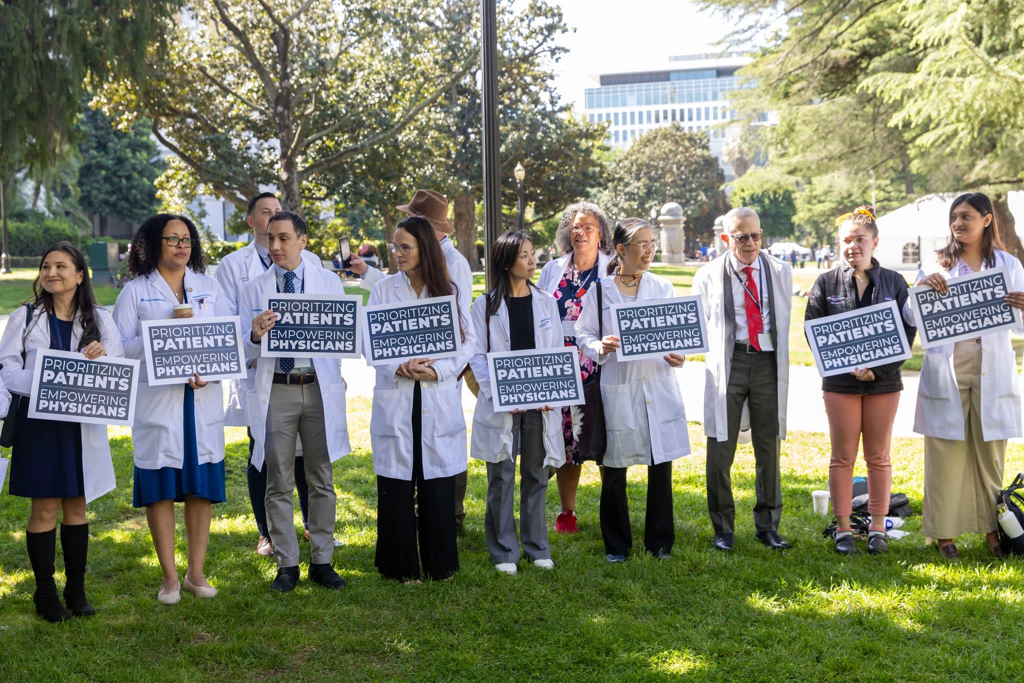 Docs Swarm Capitol for CMA Legislative Advocacy Day